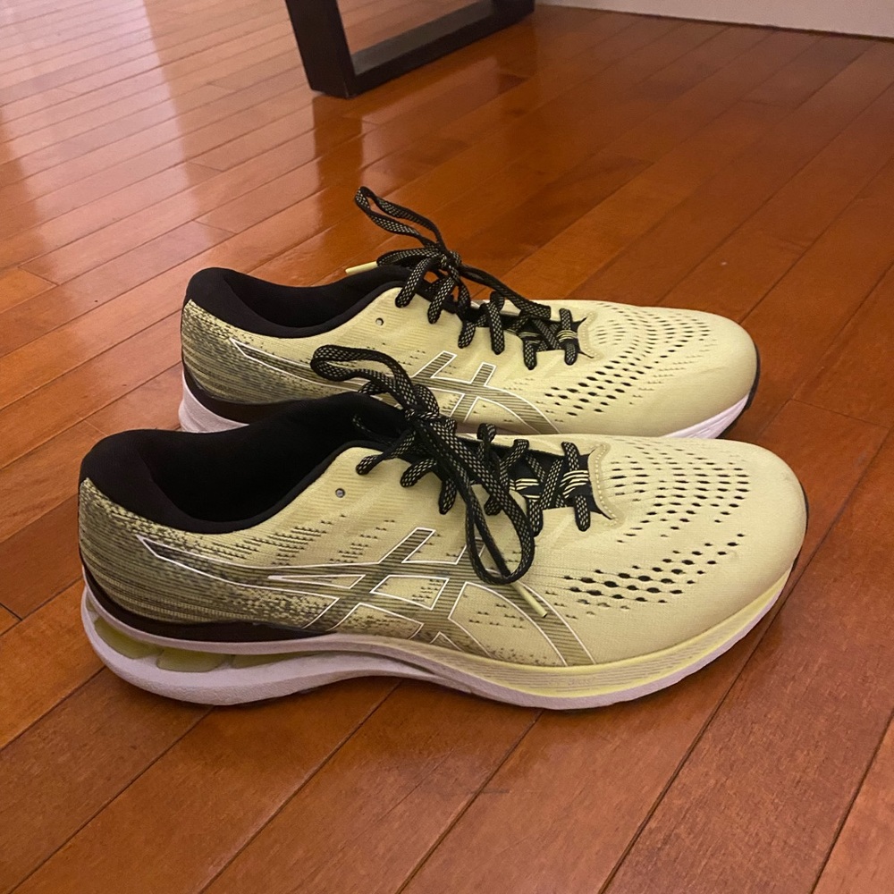 Yellow ASICS - Picture 2 of 4